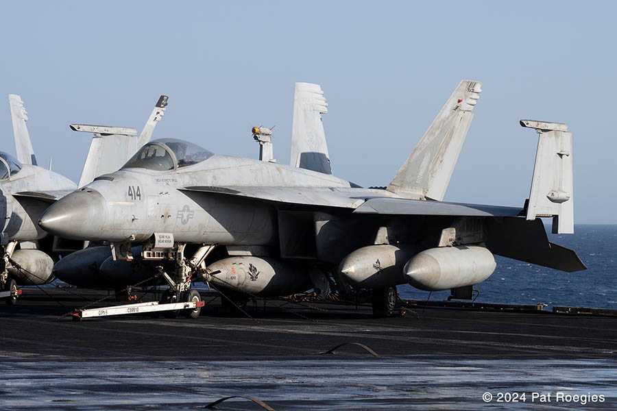 F/A-18E a/c-414 VFA-105